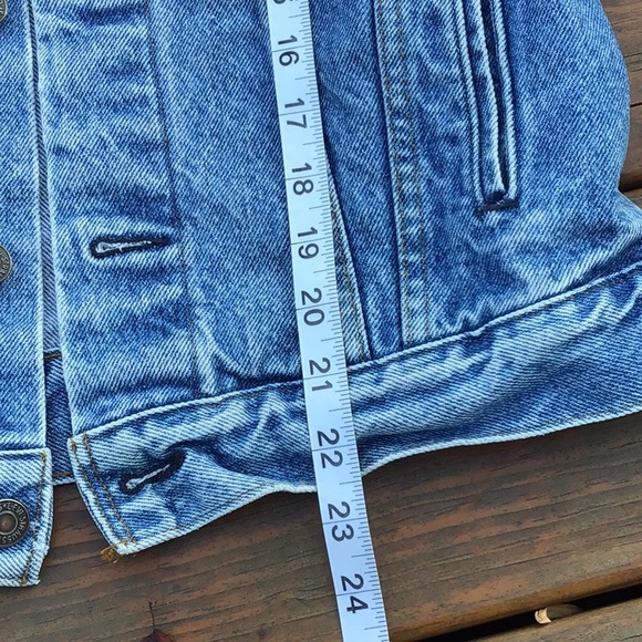 Levi’s Jean Jacket - Picture 10 of 11